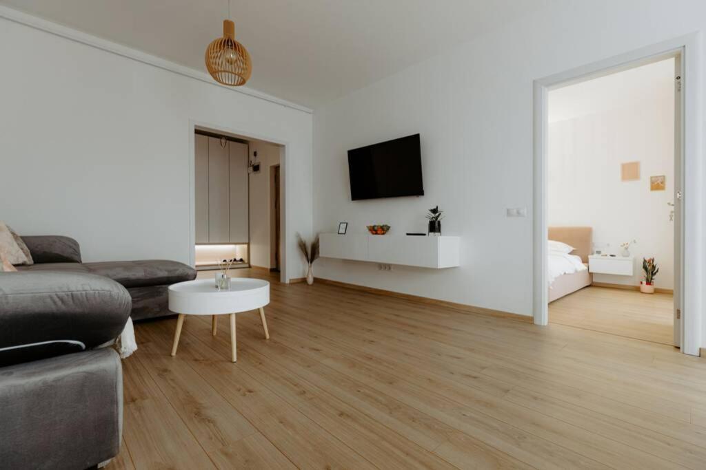 Nest Inn Oasis Residence Бая-Маре Екстер'єр фото